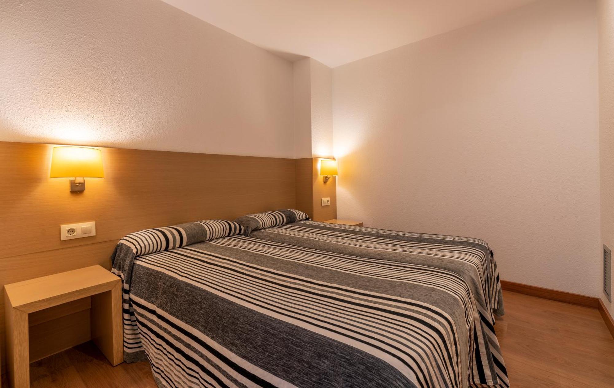 Almirall Apartaments Lloret de Mar Buitenkant foto